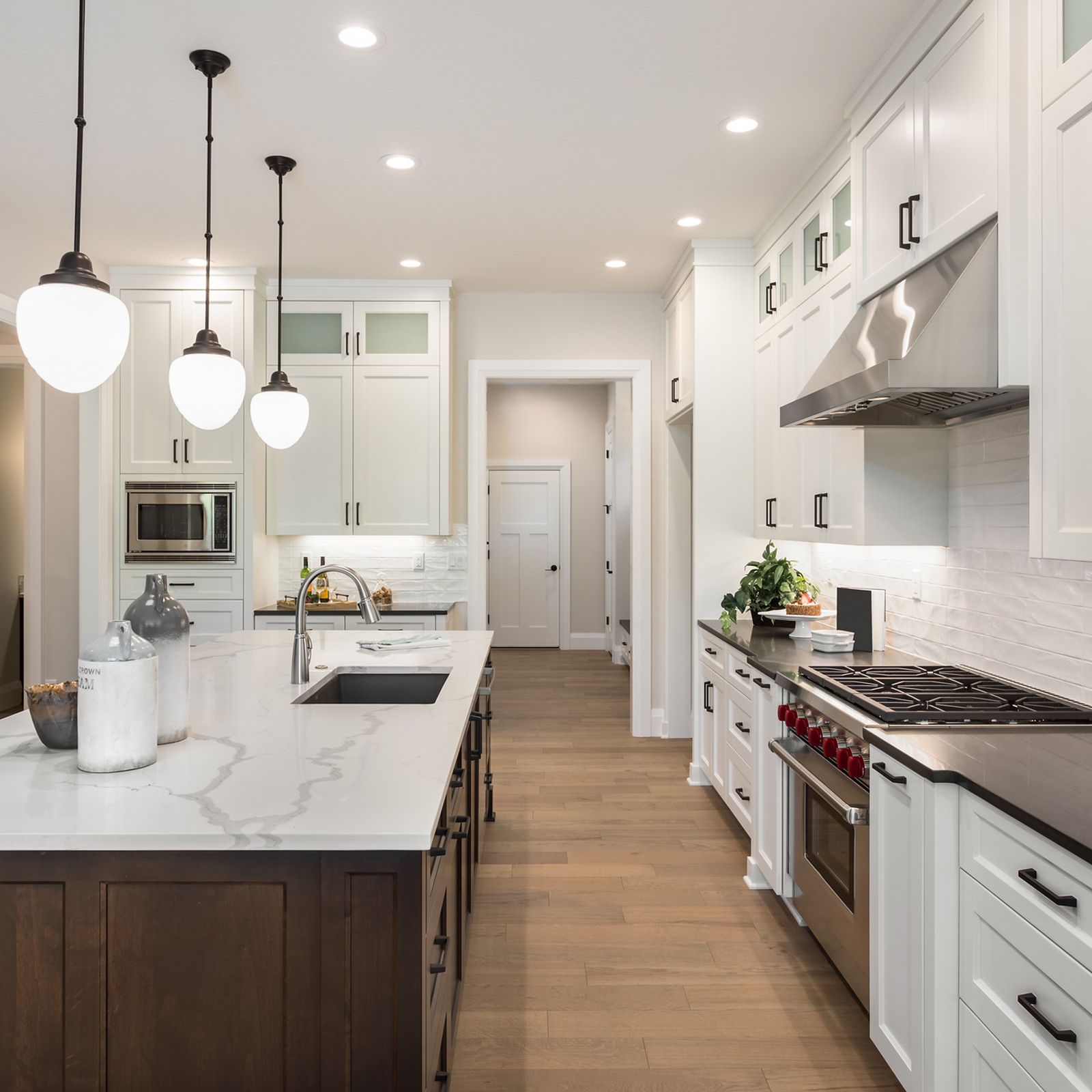 Kitchen with quartz countertops by Houstone Enterprises